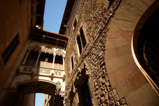 Barcelona: Romantic Gothic Quarter Quest Experience - Meeting Point and Requirements