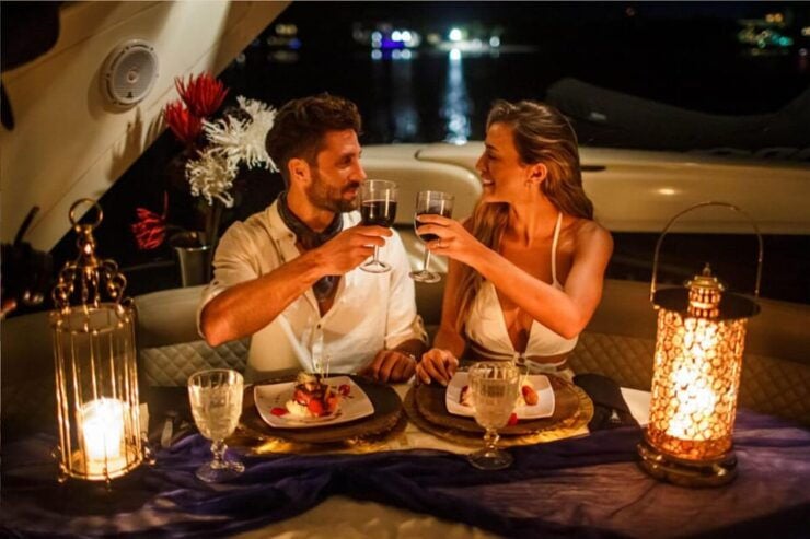 Barcelona: Romantic Sailboat Dinner Cruise for 2 - Experience Highlights