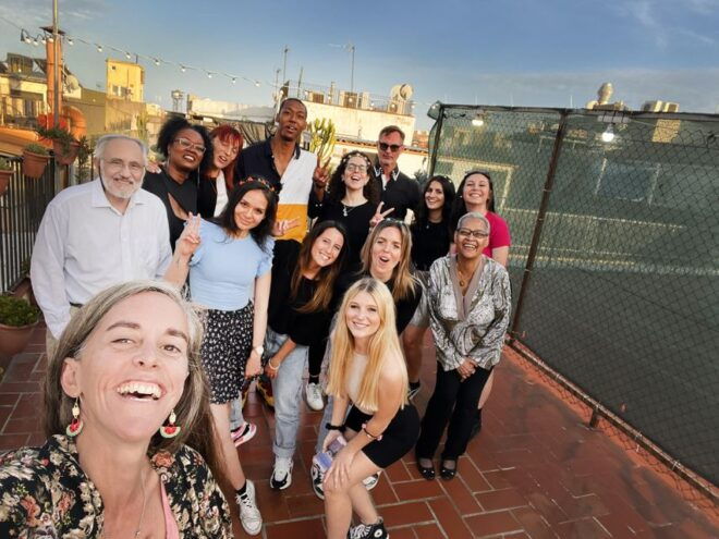 Barcelona: Rooftop Tango Lesson and Drinks - Group Size and Instructor