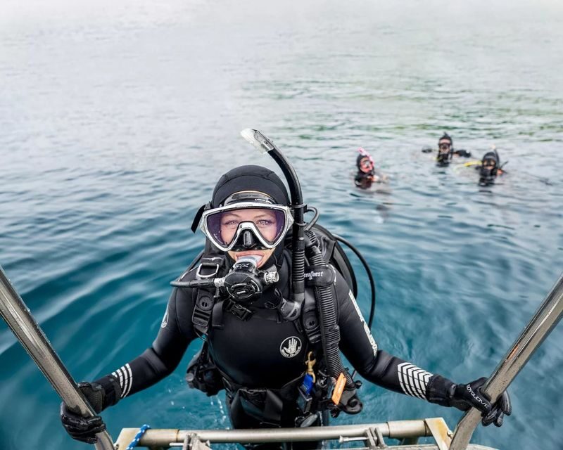 Barcelonas Dive Discovery: Initiate Scuba Diving with PADI Center - A first look beneath Barcelona’s waterfront