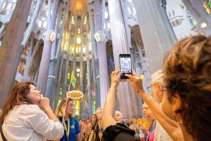 Barcelona: Sagrada Família and Park Güell Combo Guided Tour - Experience & Itinerary