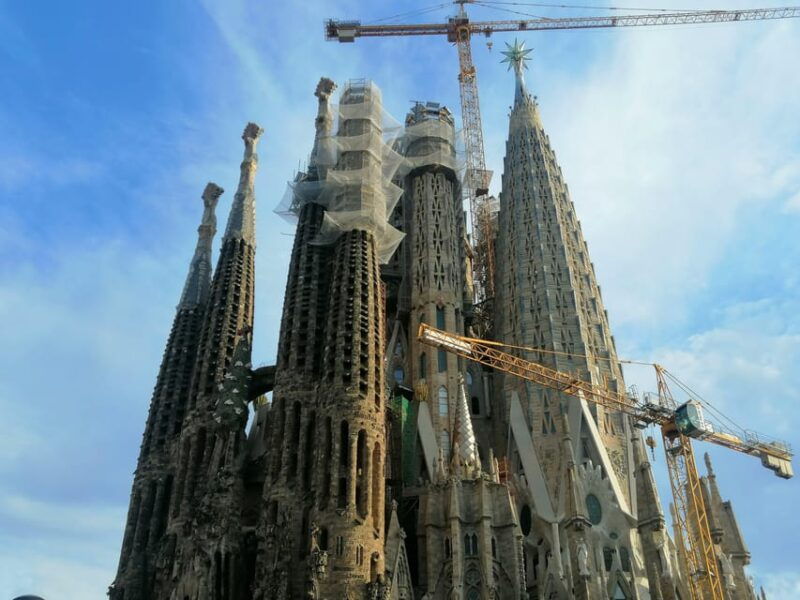 Barcelona: Sagrada Família and Park Güell Guided Tour - Itinerary