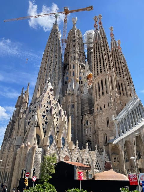 Barcelona: Sagrada Família and Park Güell Guided Tour - Important Information
