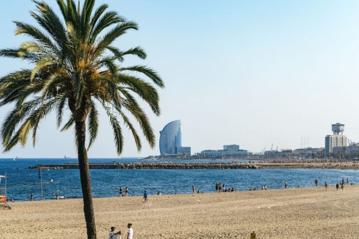 Barcelona: Sagrada Familia & City Sights Bike or E-Bike Tour - Tour Duration and Booking Details