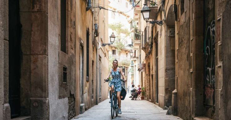 Barcelona: Sagrada Familia & City Sights Bike or E-Bike Tour - Tour Highlights and Itinerary
