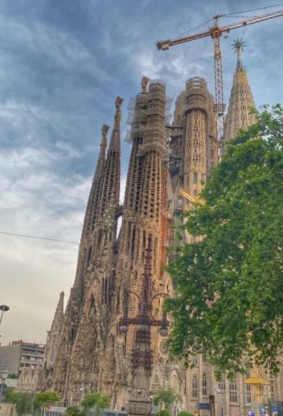 Barcelona: Sagrada Família Fast-Track Guided Tour and Entry - Tour Logistics