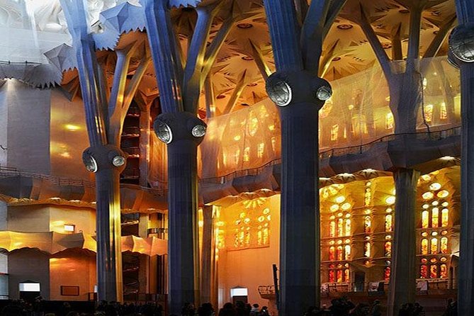 Barcelona : Sagrada Familia Fast-Track Guided Tour - Questions and Support
