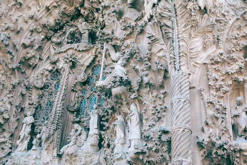 Barcelona: Sagrada Familia Guided Tour with Entry Ticket - Why This Tour Is a Must-Do in Barcelona