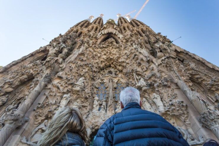 Barcelona: Sagrada Familia Guided Tour With Optional Tower - Tour Experience