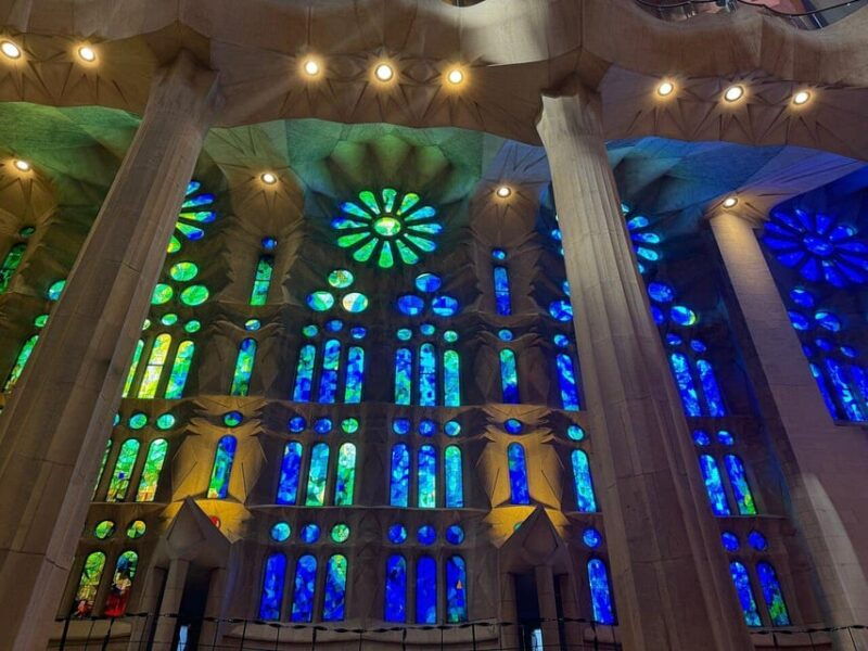 Barcelona: Sagrada Familia Guided Tour With Skip the Line - Good To Know