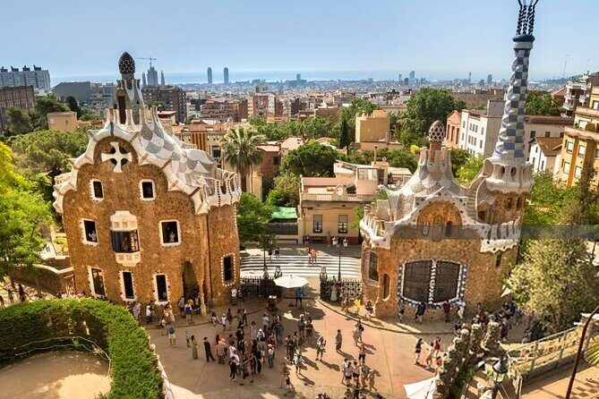 Barcelona Sagrada Familia Guided Tour with skip the line ticket - Practical Tips for Your Visit