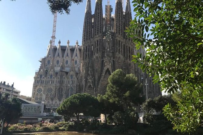 Barcelona Sagrada Familia Highlights: Max 6 People Afternoon Tour - The Sum Up