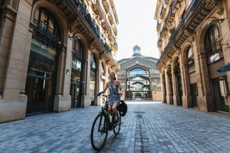 Barcelona: Sagrada Familia or City Sights Bike or Ebike Tour - Equipment and Safety