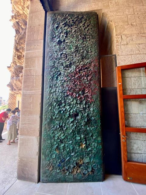 Barcelona: Sagrada Familia Private Guided Tour - Good To Know