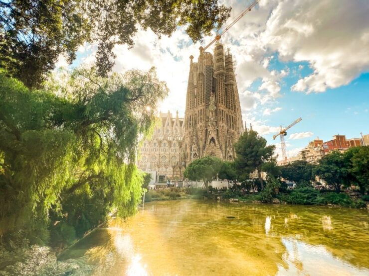 Barcelona: Sagrada Familia Skip-the-line Guided Tour - Tour Details