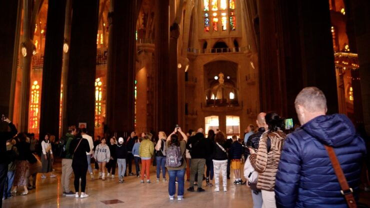 Barcelona: Sagrada Familia Skip-the-Line Guided Tour - Activity Details