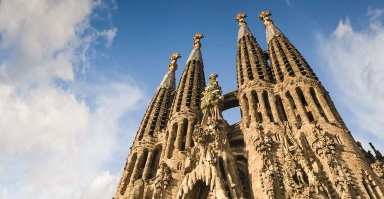 Barcelona: Sagrada Familia Skip The Line Insider Guided Tour - Itinerary Details