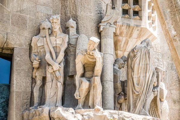 Barcelona: Sagrada Família Skip the Line Tour & Entry Ticket - Explore the Facades