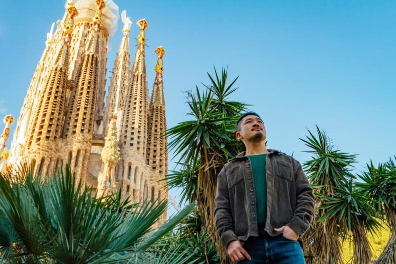 Barcelona: Sagrada Familia Skip-the-Line Tour & Photoshoot - Good To Know