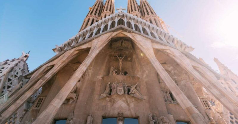 Barcelona: Sagrada Familia Small Group Guided Tour - Good To Know