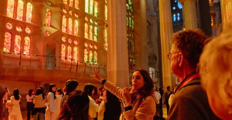 Barcelona: Sagrada Familia Tour W/Skip-The-Line Entry Ticket - Tour Highlights and Features