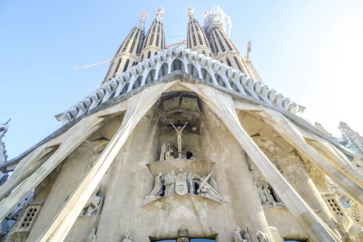 Barcelona: Sagrada Familia Tour With Optional Tower Access - Tour Details and Features
