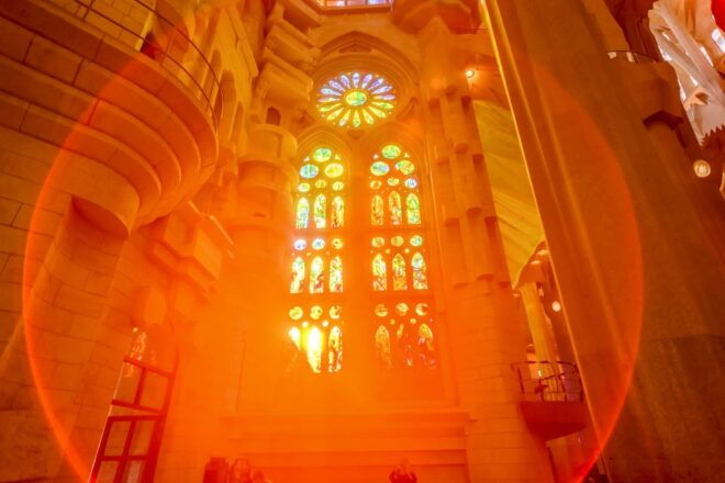 Barcelona: Sagrada Familia Tour With Optional Tower Access - Booking and Meeting Details