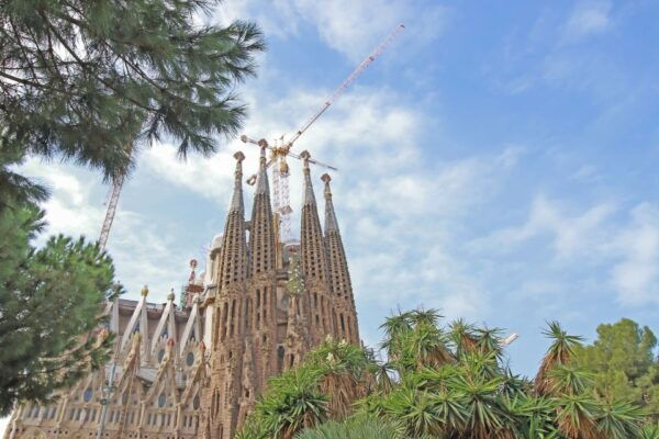Barcelona: Sagrada Familia Tour With Optional Tower Access - Common Questions