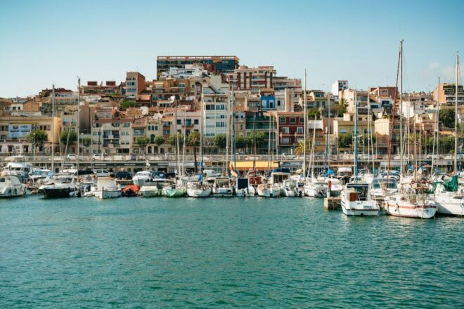 Barcelona: Sailing Cruise & Vineyard Visit With Wine Tasting - Review Summary