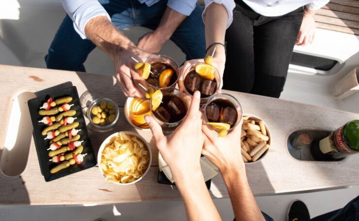 Barcelona: Sailing Trip With Brunch - Highlights
