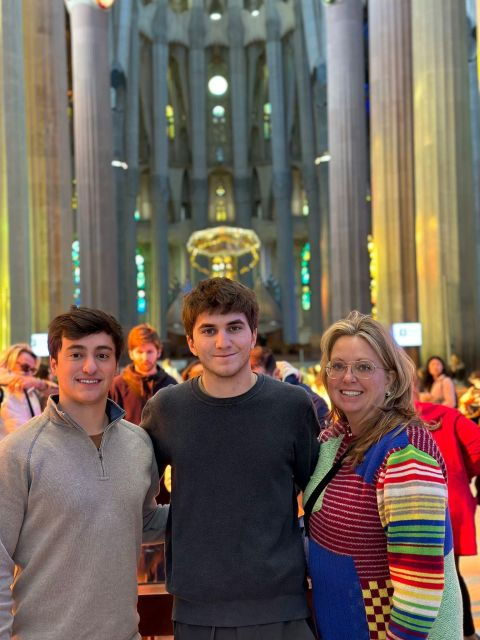 Barcelona: Sant Pau and Sagrada Familia Guided Tour - Itinerary