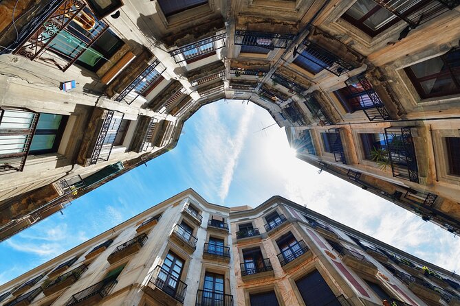 Barcelona Scavenger Hunt and Best Landmarks Self-Guided Tour - The Sum Up