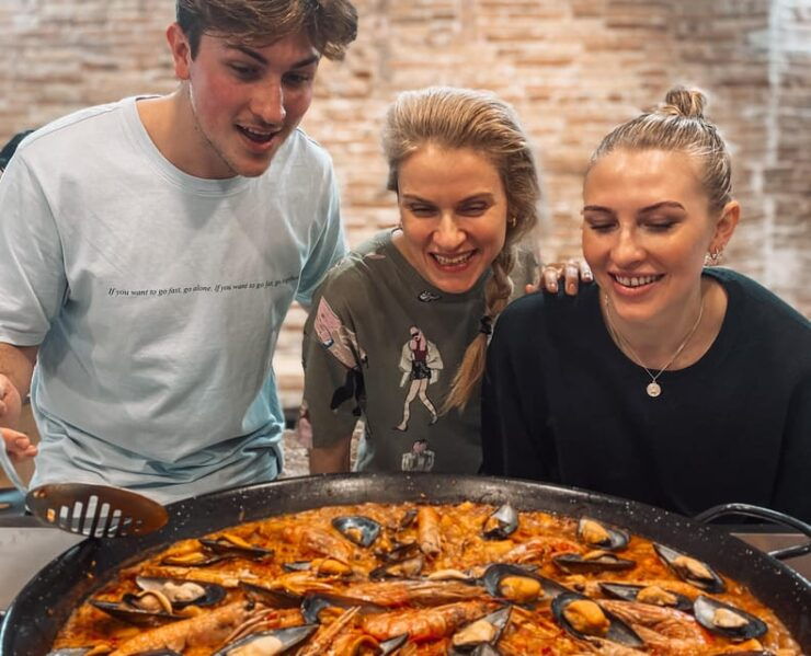 Barcelona: Seafood Paella Cooking Class & Boqueria Market - Market Visit