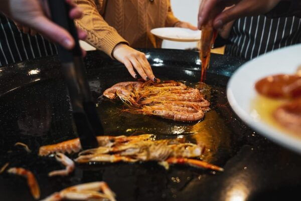 Barcelona: Seafood Paella Cooking Class & Boqueria Market - Accessibility and Restrictions