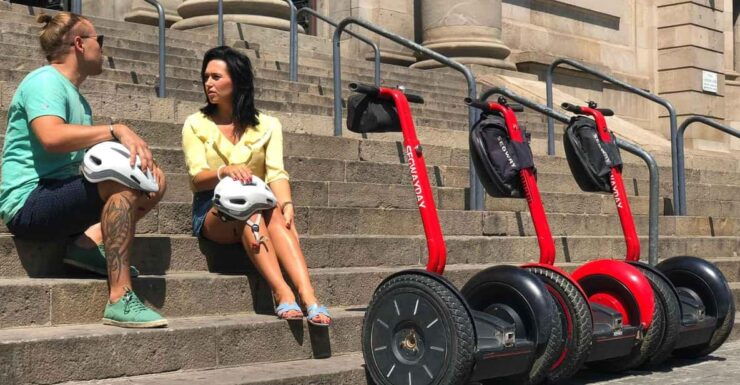 Barcelona: Sightseeing Park Ciutadella and Beach Segway Tour - Experience Highlights