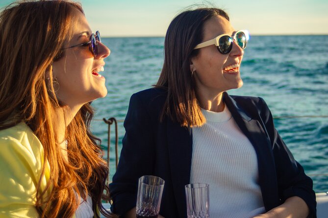 Barcelona Sightseeing Sailing With Multilingual Local Guide - Tips for a Memorable Sightseeing Sail