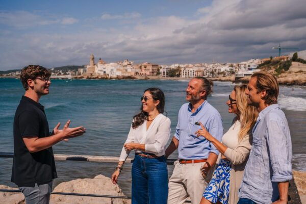 Barcelona: Sitges Sailing Trip, Winery Visit & Walking Tour - Food and Beverage Offerings