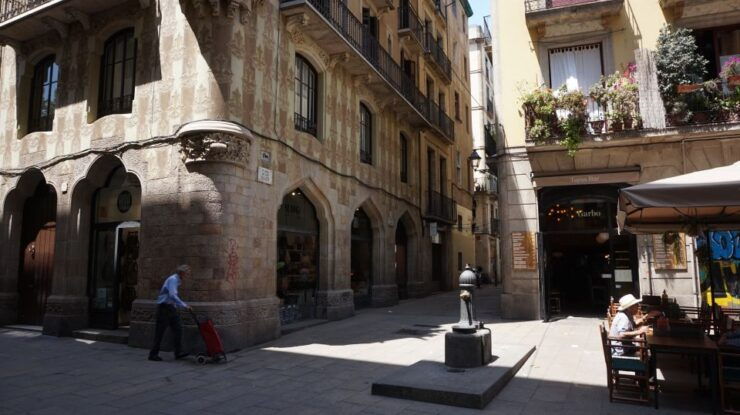 Barcelona: Slow Tour of the Gothic Quarter and Beyond - Tour Highlights