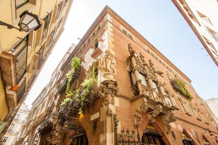 Barcelona: Small Group Picasso Tour With Picasso Museum - Booking and Cancellation Policy