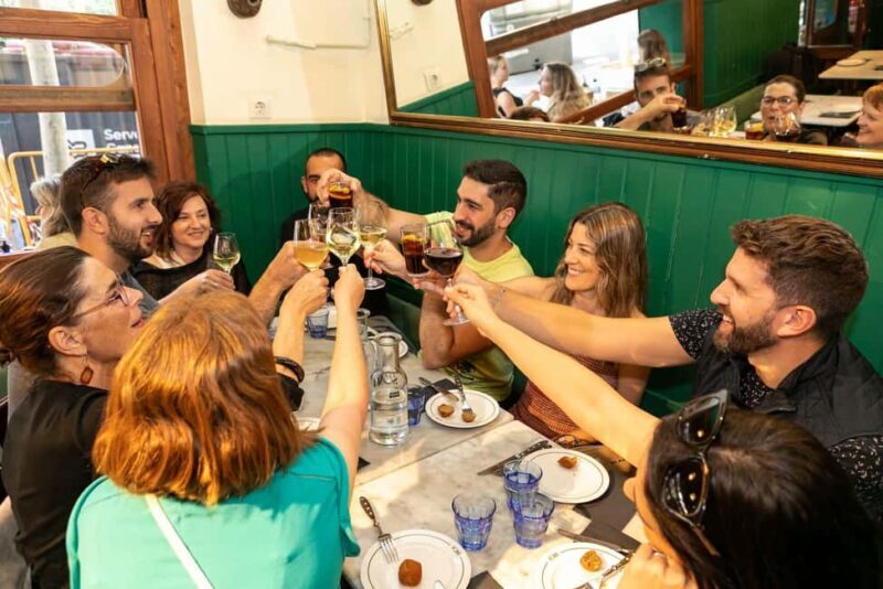 Barcelona Small Group Tapas Tour with 6 Tastings & 3 Drinks - Exploring Barcelona’s Architectural Marvels