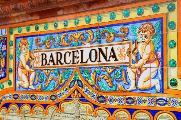 Barcelona : Street Art Walking Tour With A Guide - Guided Walking Tour