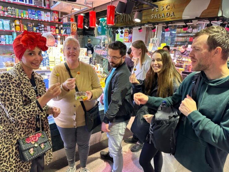 Barcelona: Street Food & Sightseeing Tour With Local Market - Good To Know