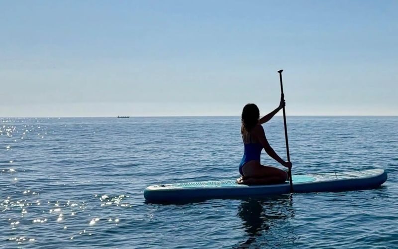 Barcelona Sunrise Paddleboarding with Breakfast & Photos - Breakfast is part of the outing