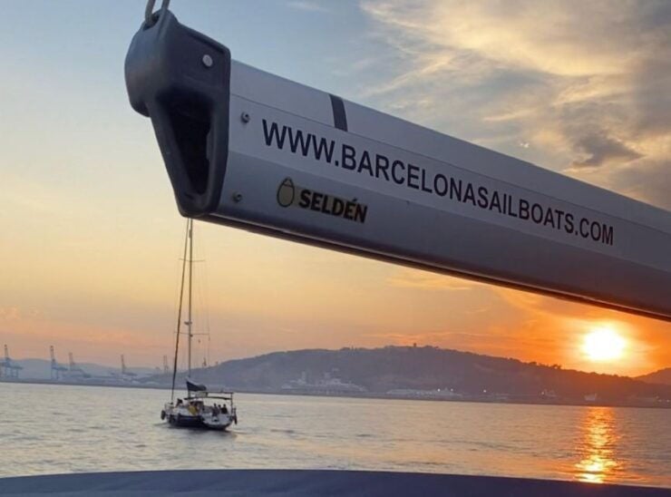 Barcelona: Sunset Boat Trip With Open Bar of Cava (Proseco) - Boat Experience Highlights