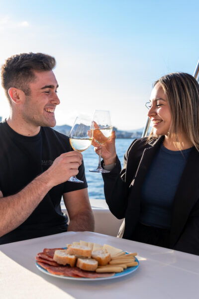 Barcelona: Sunset Catamaran Cruise With Wine and Tapas - Customer Feedback