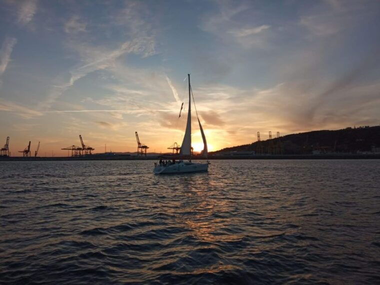 Barcelona: Sunset Live Sax and Sailing Experience With Tapas - Customer Feedback and Ratings