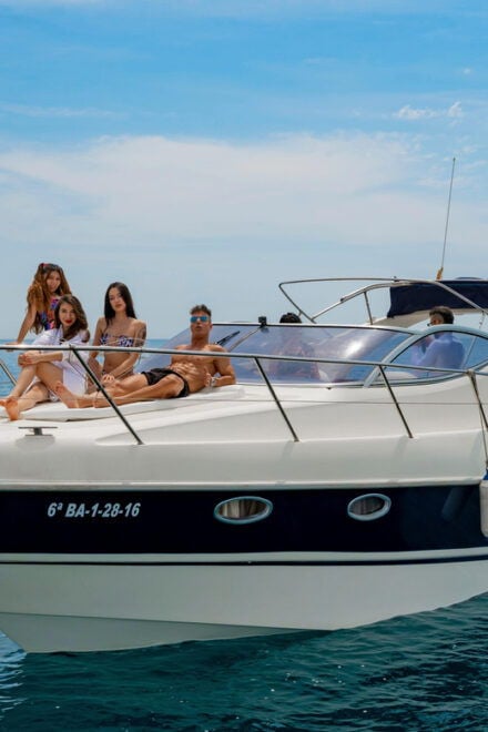 Barcelona: Sunset Sailing in Yatch With Wine and Snacks - Customer Feedback