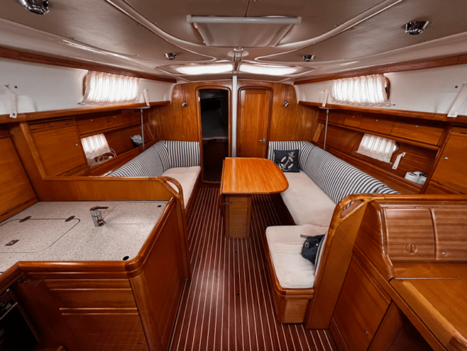 Barcelona Sunset Sailing With Yacht Sashi - Yacht Details