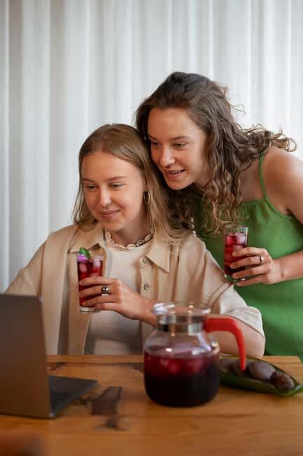 Barcelona: Sunset Sangria Tasting, Rooftop Views, and Snacks - The View and Atmosphere: Why It’s Memorable