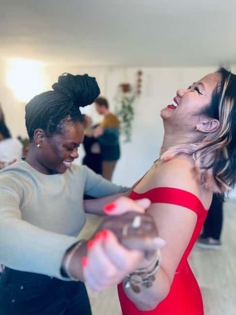 Barcelona: Tango Lesson with Bottomless Drinks - What Makes This Tango Experience Stand Out?